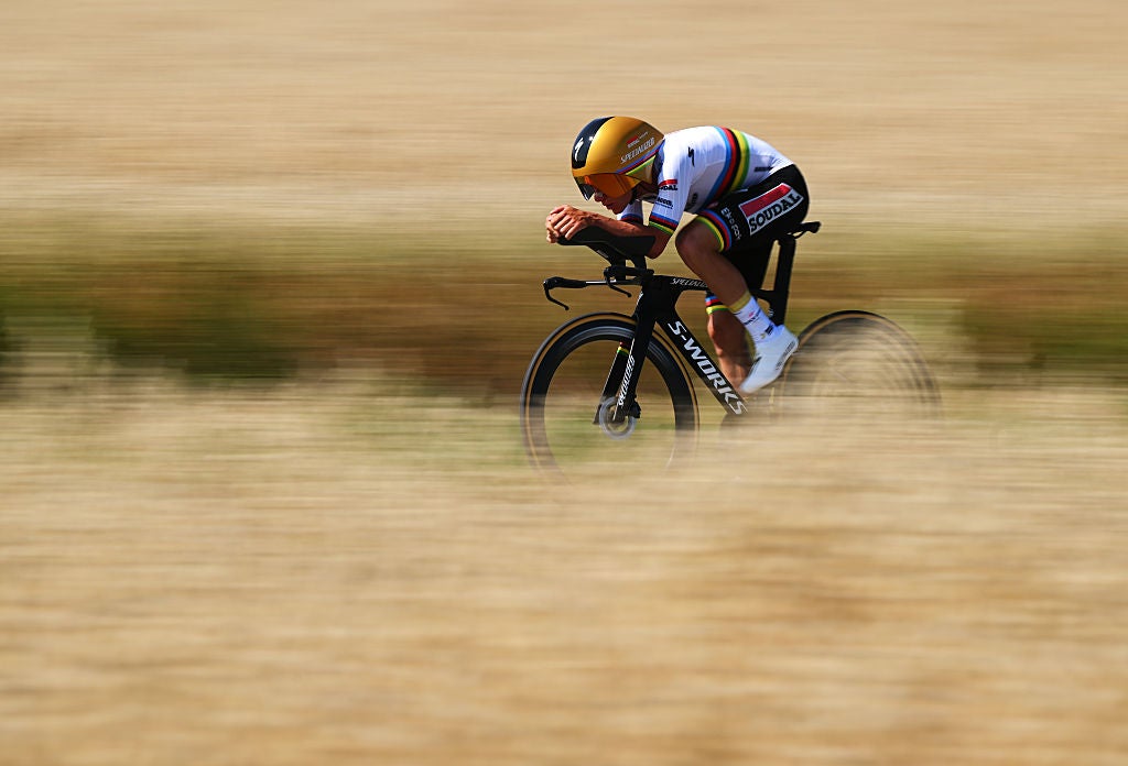 Evenepoel TT Win: Shocks Pogačar & Vingegaard