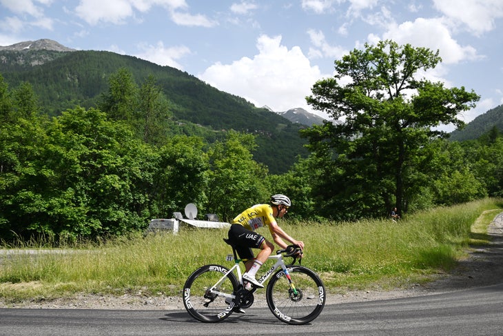 Tadej Pogačar lors du Critérium du Dauphiné 2025