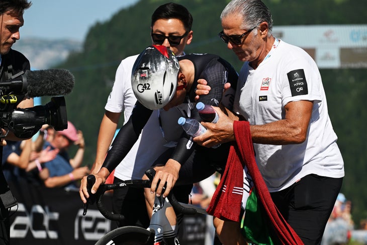 Stockhutte, Schweiz - 22. Juni: Joao Almeida von Portugal- und VAE -Team Emirates - XRG - Black Points Jersey reagiert nach der 88. Tour de Suisse 2025, Stufe 8 A 10 km Einzelzeitprobe von Becken to Stockhutte 1268m / #uciwt / am 22. Juni, 2025, 2025, 2025 in Stockhutte, am 22. Juni, 2025 in Stockhutte, Switarzes.