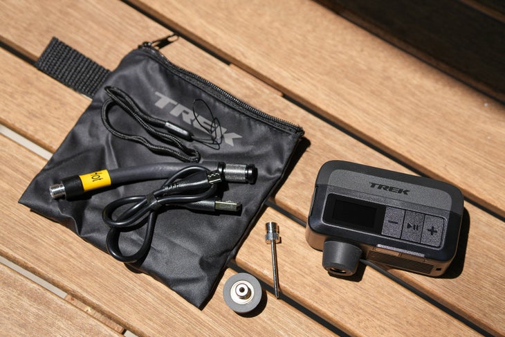 trek airrush electric pump-4