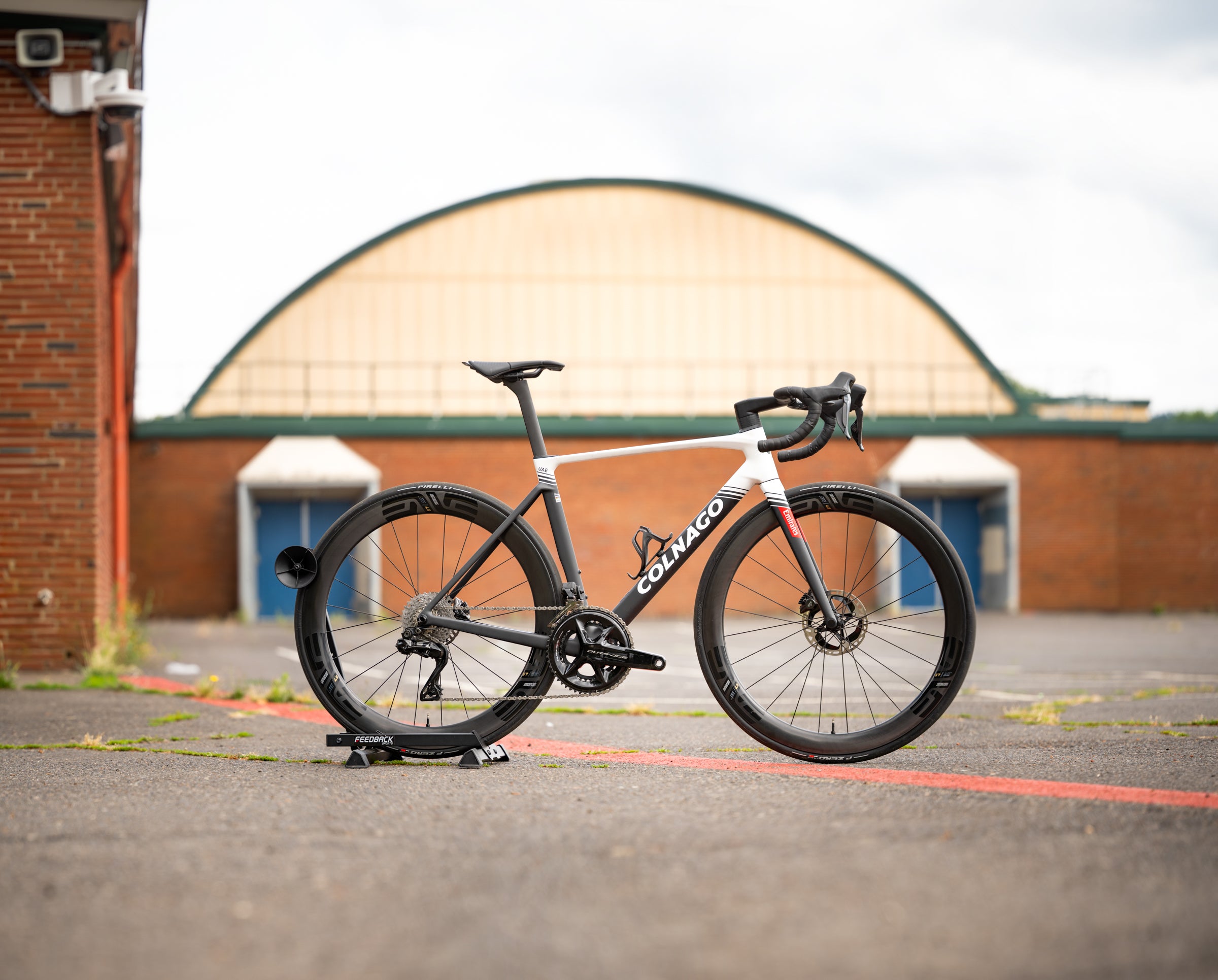 COLNAGOロードレーサー Colnago V5Rs Review: This One Is for Tadej, Not You