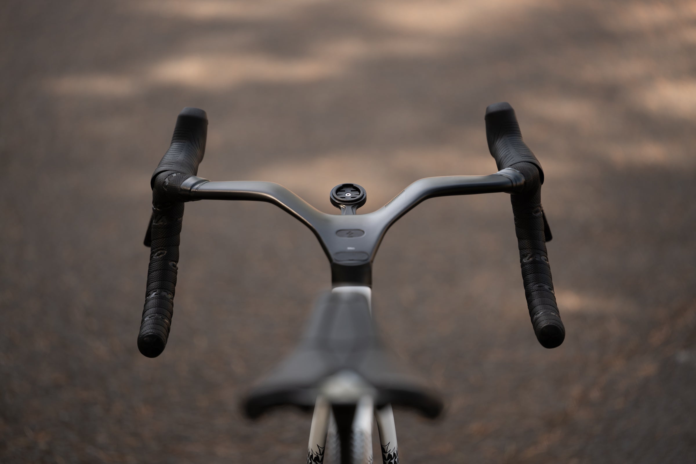 自転車本体 Full carbon COLNAGO with aero handlebar. Review: The Colnago Y1Rs Rides Better Than It Has Any Right to