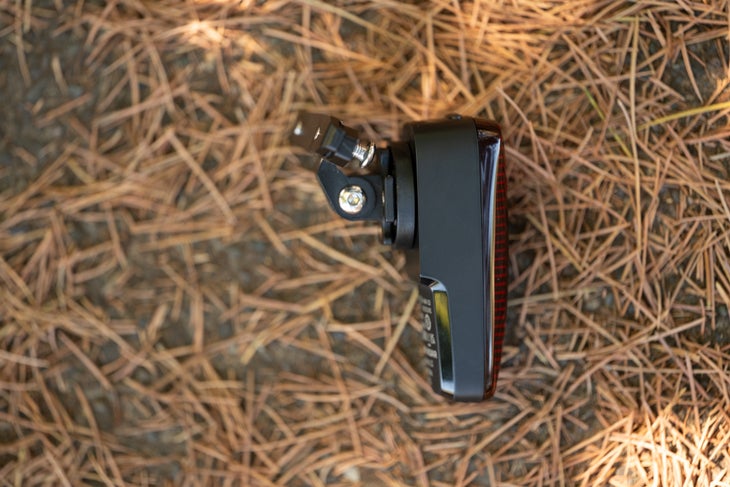 A Wahoo Trackr radar mounted on a Garmin mount