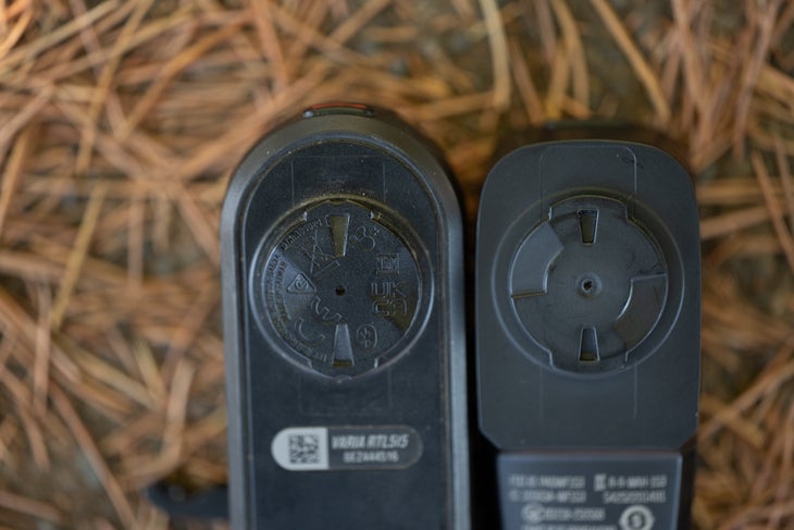 Wahoo and Garmin quarter turn mount side by side