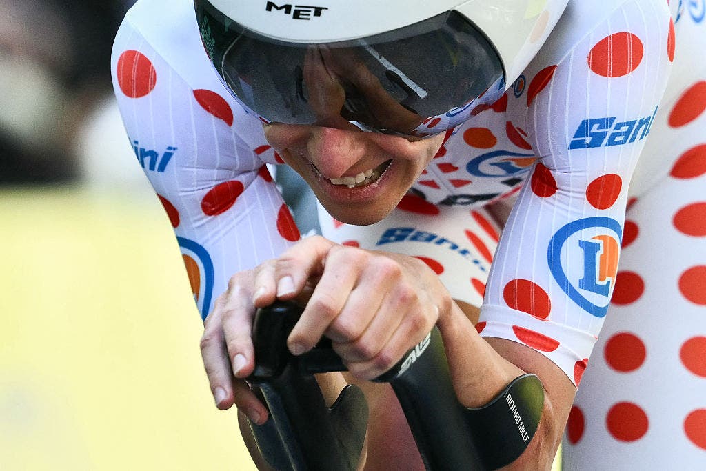 Tadej Pogacar stuns Roglic on La Planche, takes yellow a day ahead of Paris