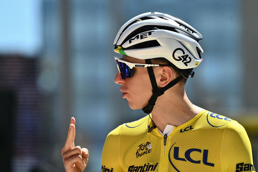 Il verde e il giallo vincitore di Pogačar al tour è assurdo. Lo scaviamo. Il verde e il giallo vincitore di Pogačar al tour è assurdo. Lo scaviamo.