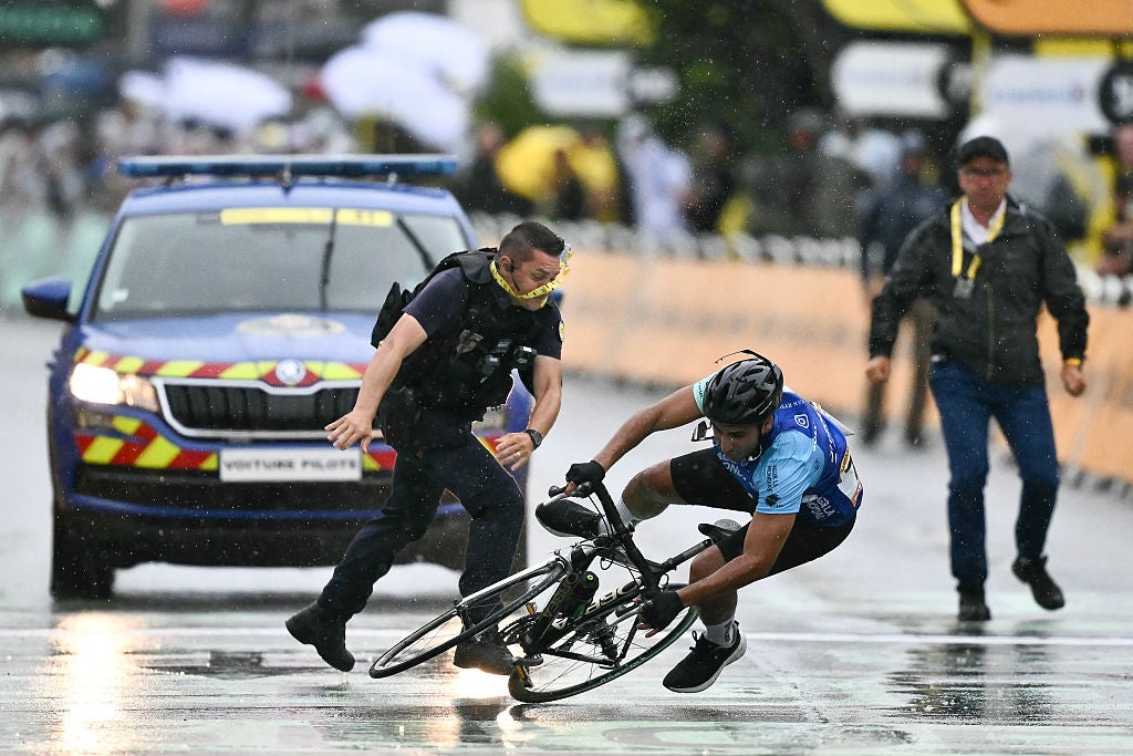 Man Rides Bike Across Tour de France Finish Line, Gets Tackled