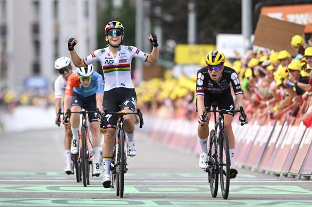Tour de France Femmes Stage 5: Kim Le Court Wins in Thrilling Finale, Recapturing Yellow Jersey