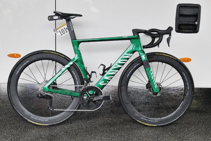 Jasper Philipsen Tour de France Yellow Jersey Canon Canon Canyon Alpekin 2025 Kredit Tino Pohlmann-