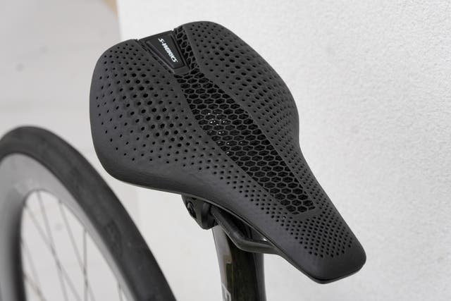 Review: Specialized S-Works Power Evo with Mirror Saddle Is on Trend – For the Better