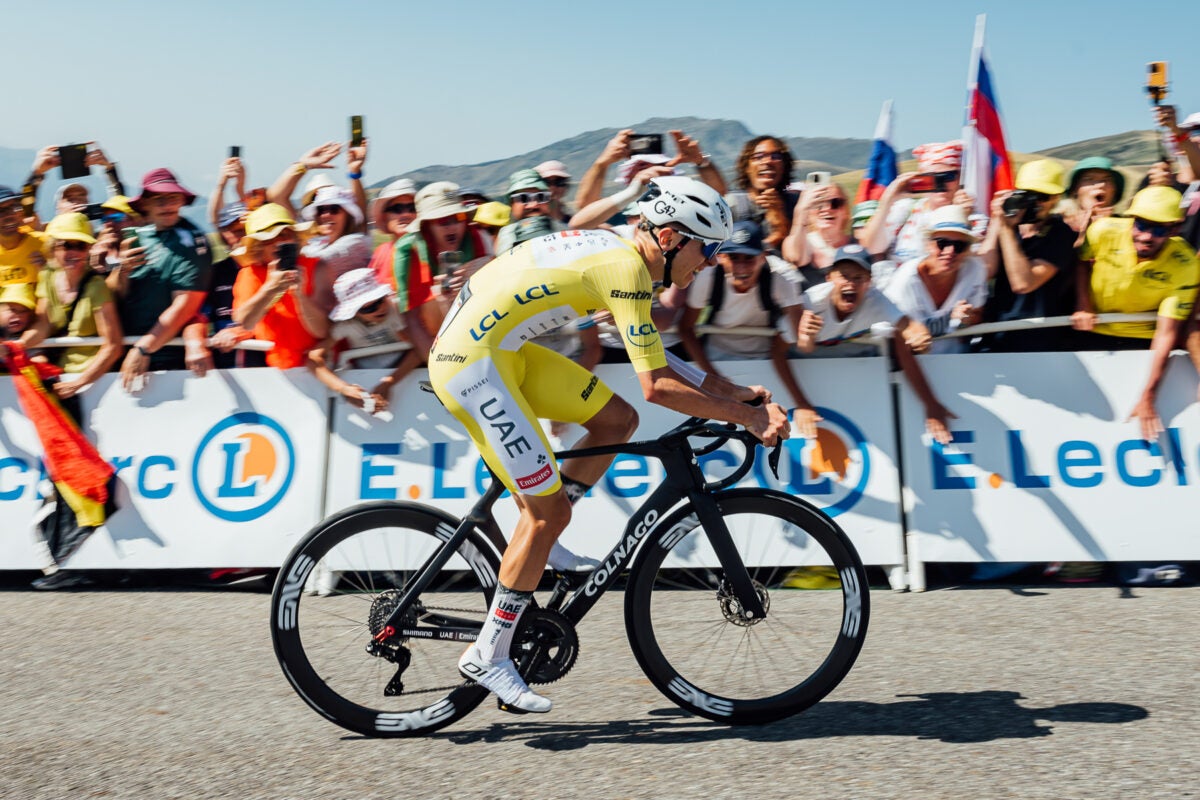 Nessuna vernice, niente nastro, tutta velocità: all’interno del Colnago Y1rs di Tadej Pogačar al Tour de France Nessuna vernice, niente nastro, tutta velocità: all’interno del Colnago Y1rs di Tadej Pogačar al Tour de France