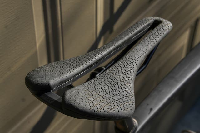 First Ride: Trek Aeolus AirLoom Saddle Brings 3D-Printed Saddle Tech to a Lower Pricepoint