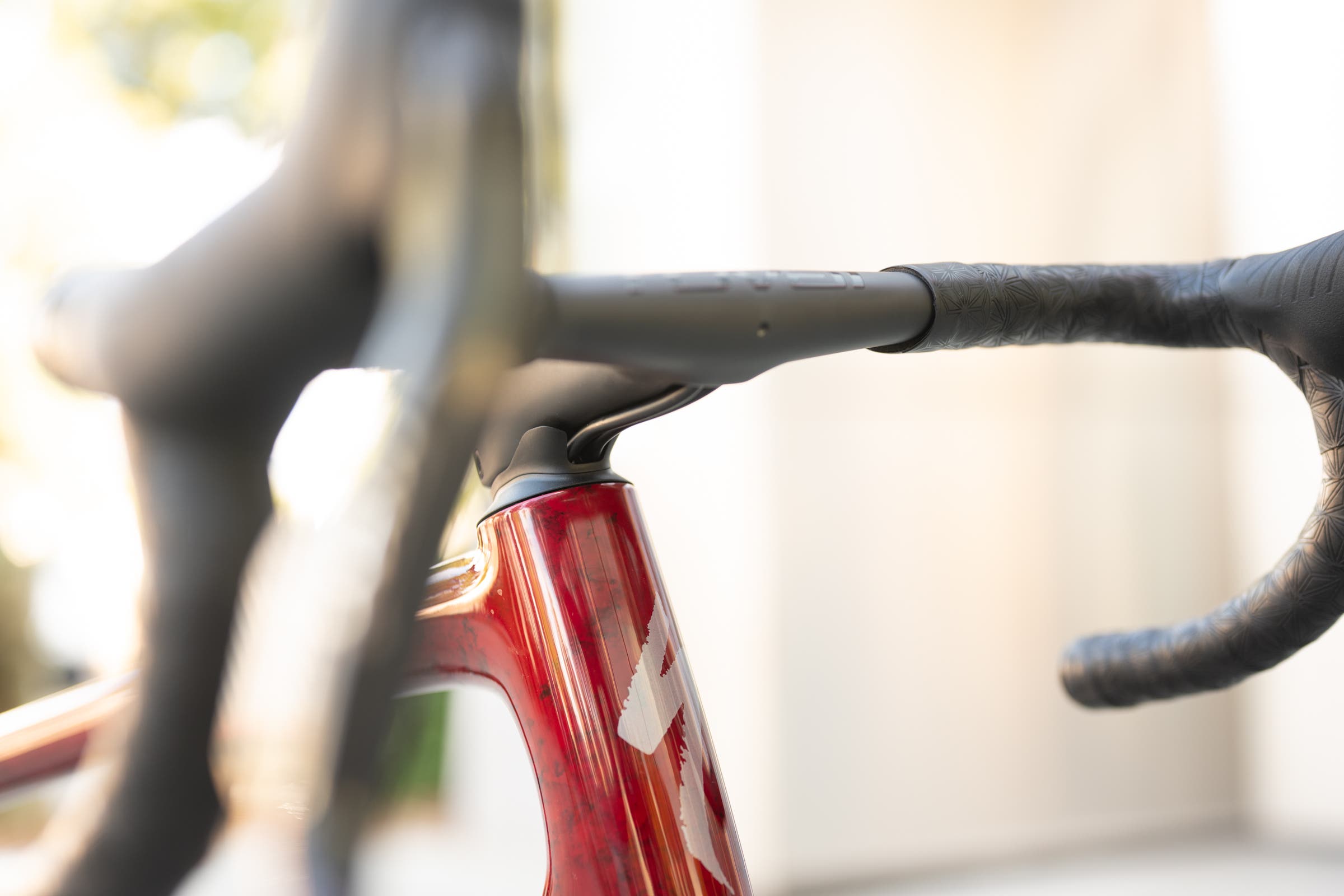 S-Works Specialized Aethos 2 with Roval Alpinist II Cockpit and Roval Alpinist CLX III wheels