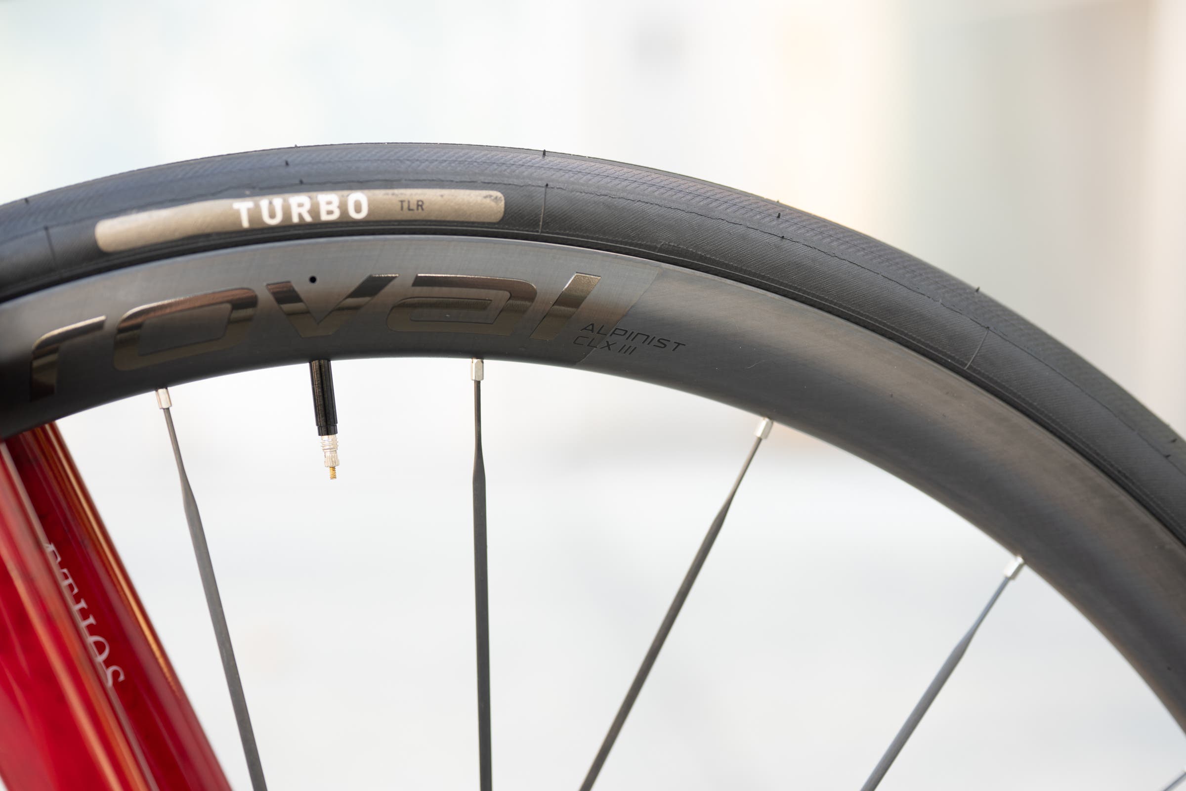 S-Works Specialized Aethos 2 with Roval Alpinist II Cockpit and Roval Alpinist CLX III wheels