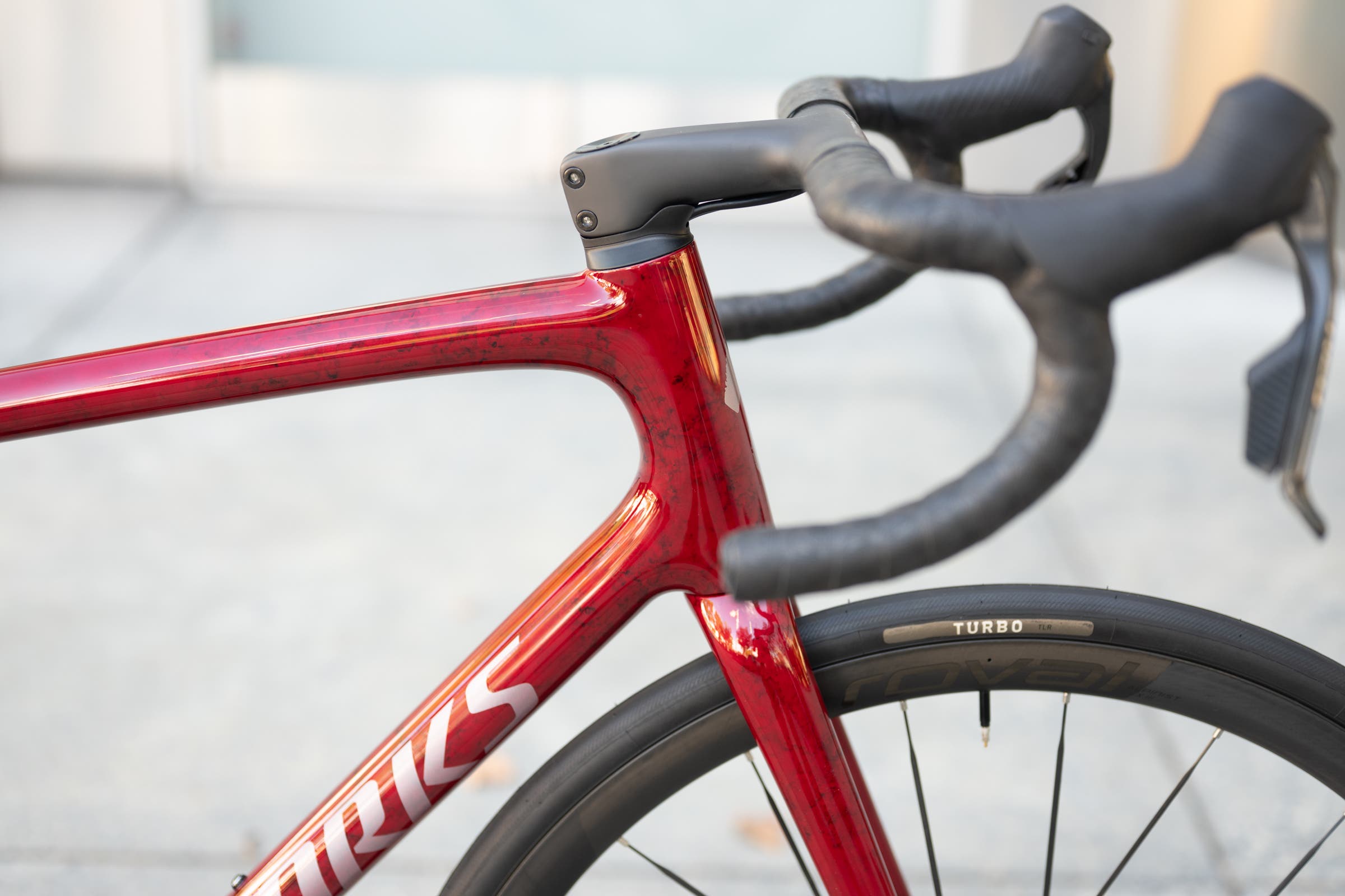 S-Works Specialized Aethos 2 with Roval Alpinist II Cockpit and Roval Alpinist CLX III wheels