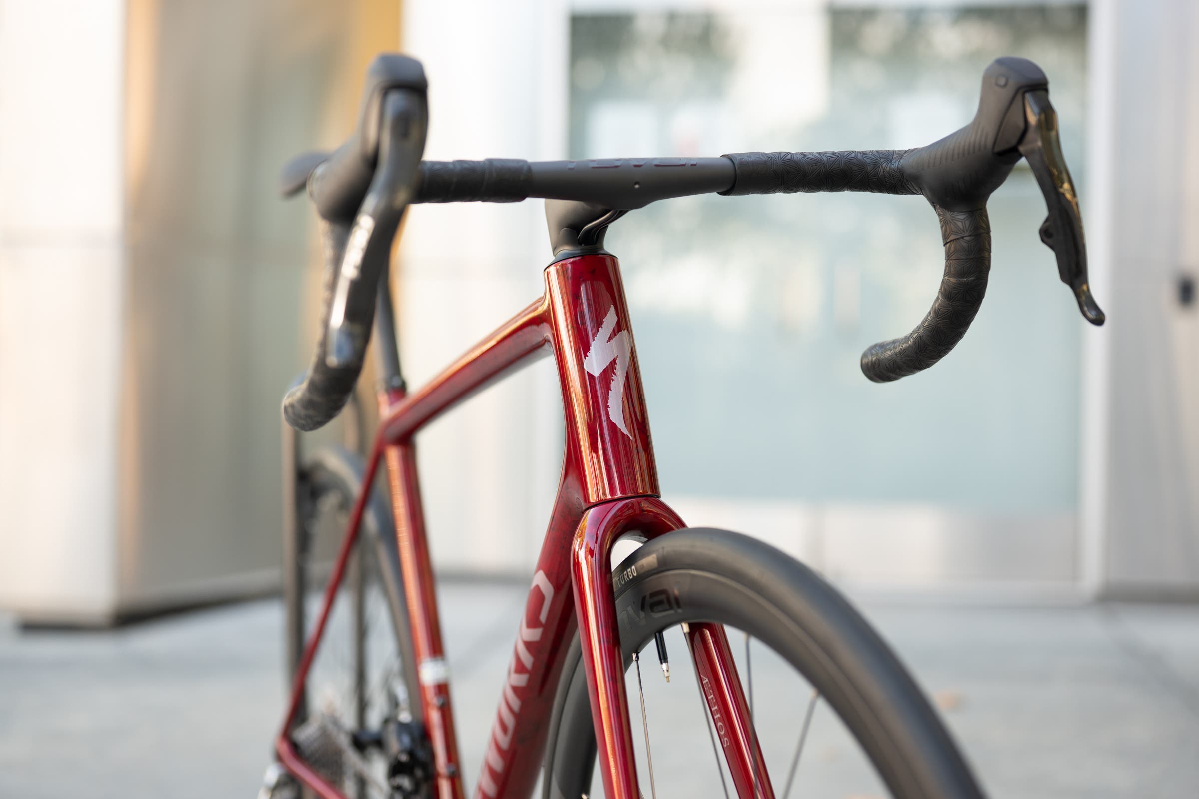 S-Works Specialized Aethos 2 with Roval Alpinist II Cockpit and Roval Alpinist CLX III wheels