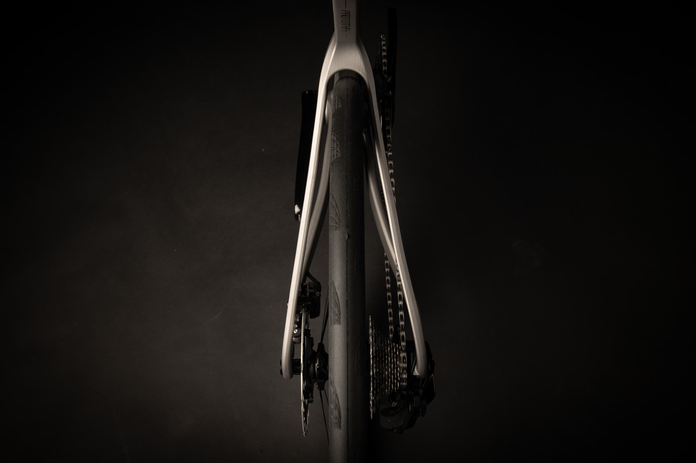 J.laverack Unveils Speedform 3D Printed Titanium Aero Bike