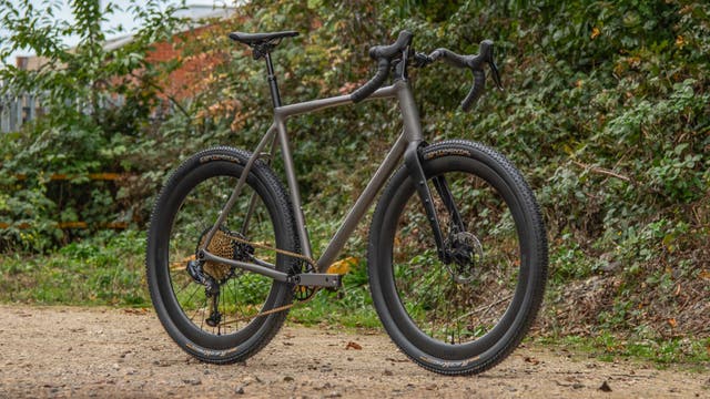 Vittoria’s New Gravel Tire is Faster AND Better for the Environment | This Week in Bike Tech