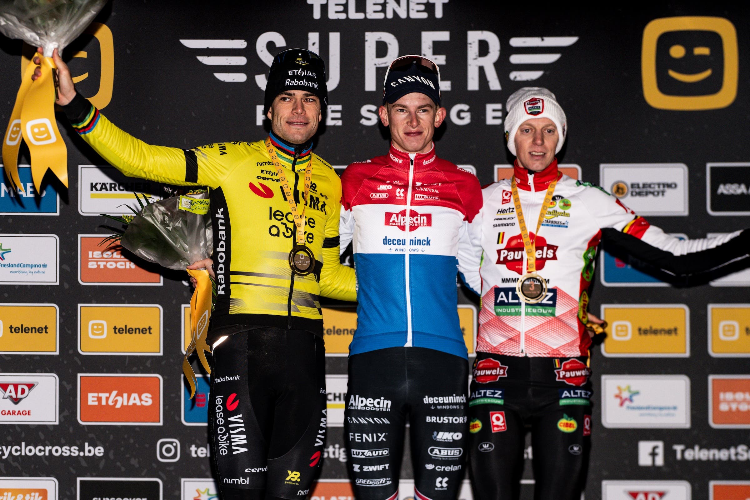 Wout Van Aert è arrivato secondo dietro a Tibor Del Grosso e ha concluso davanti a Michael Vanthourenhout al Superprestige Heusden-Zolder 2025 (Foto: Billy Ceusters/Getty Images)