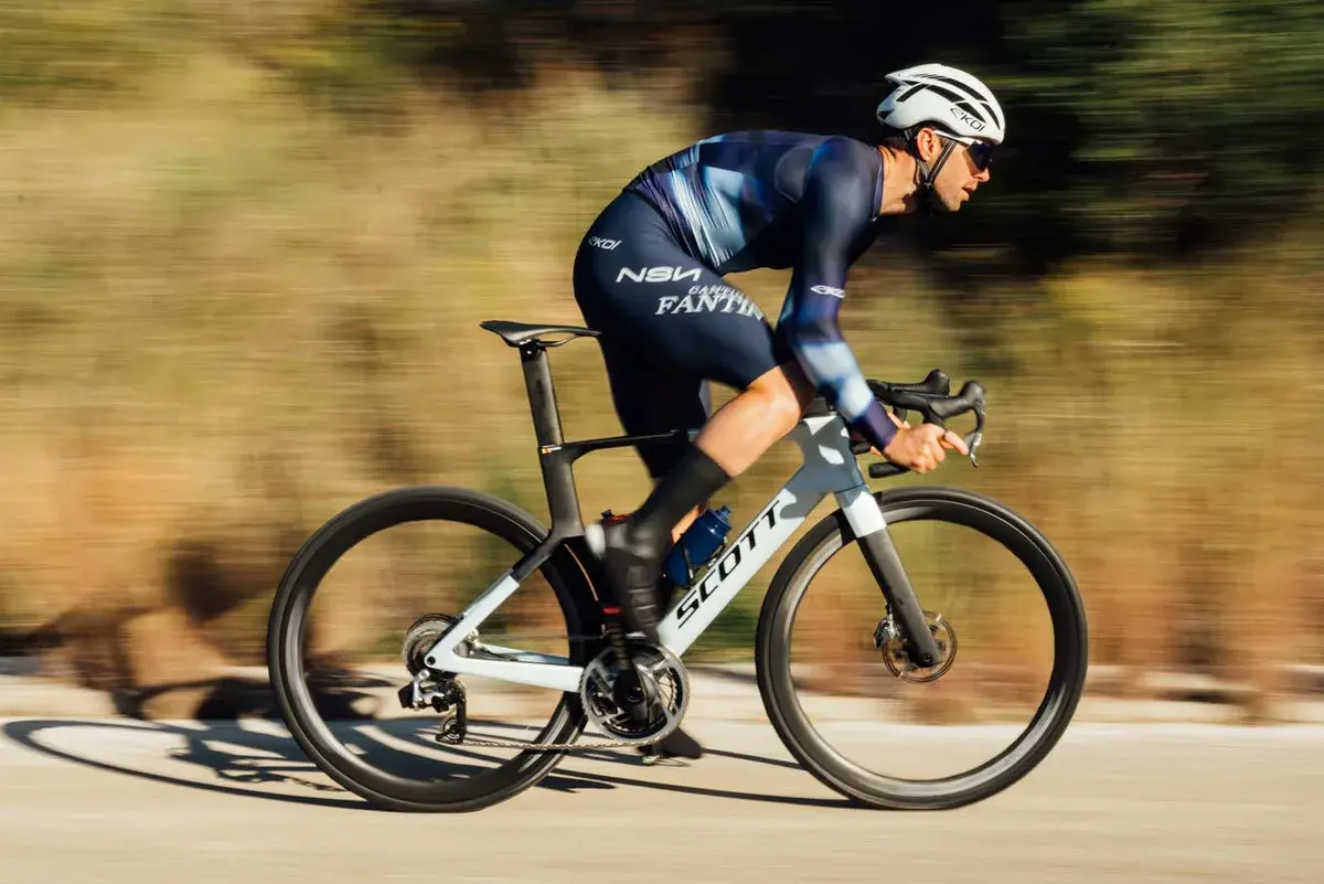 Scott-NSN-Cycling-Team-rider