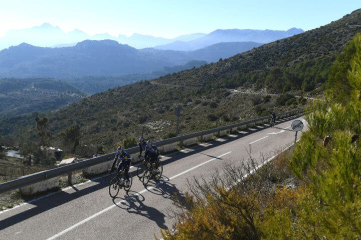 Etiquette Guide to Riding Safely and Respectfully with Pro Cyclists