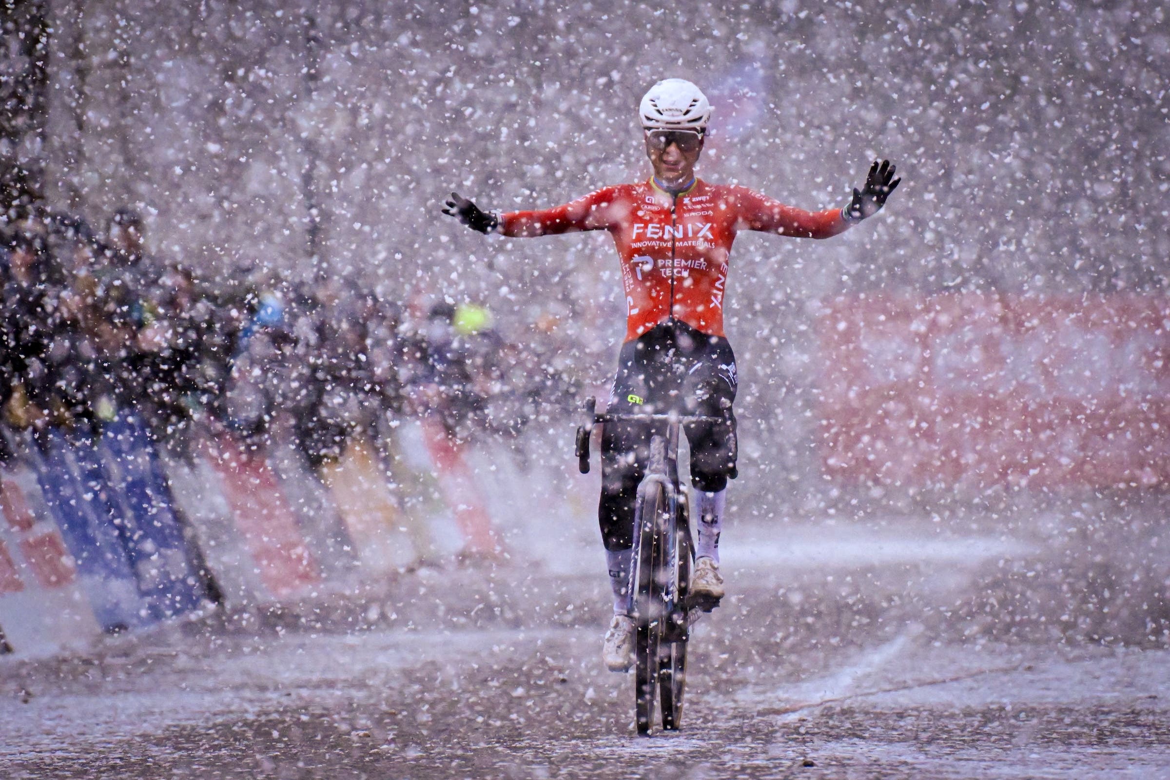 Ceylin Del Carmen Alvarado celebrates as she crosses the finish line to win the women's elite race of the Zilvermeercross cyclocross cycling event in Mol, stage 5/7 in the Exact Cross competition, on January 2, 2026. (Photo by LUC CLAESSEN / Belga / AFP)
