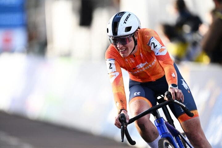 Lucinda Brand on the way to victory in the elite women's race at the UCI Cyclocross World Championships, on Saturday 31 January 2026, in Hulst, The Netherlands. (Photo: David Pintens / Belga Mag via AFP)