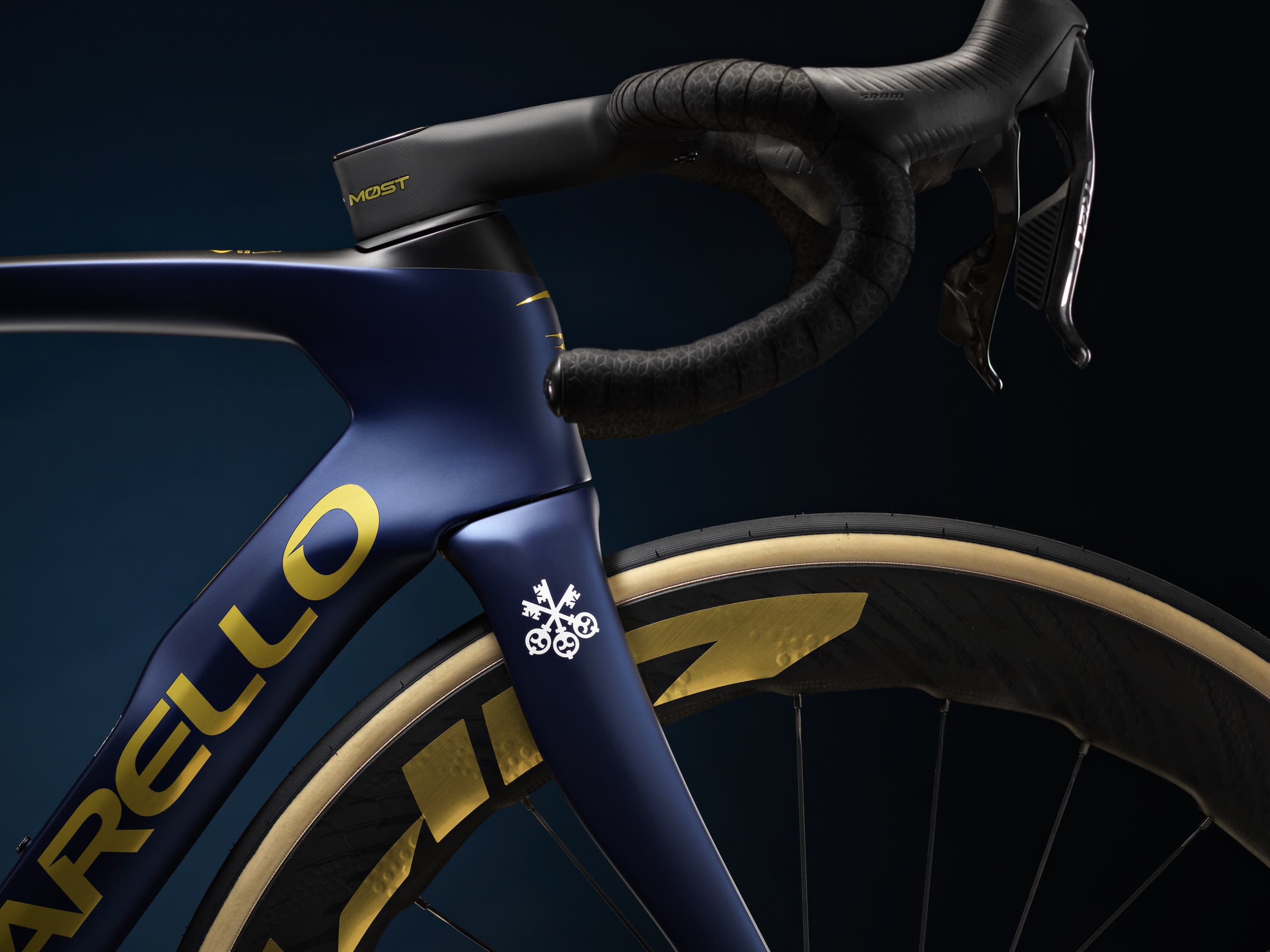 Q36.5 Pinarello Dogma F