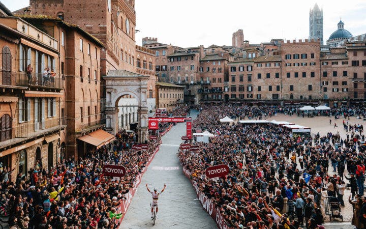 Pogacar Strade Bianche