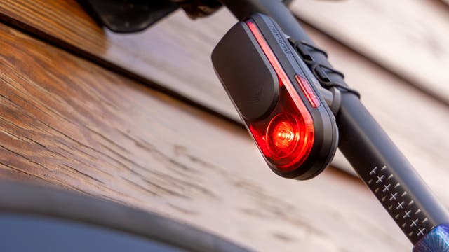 Finally an Upgrade: Garmin’s Varia RearVue 820 Reclaims the Radar Spec Race