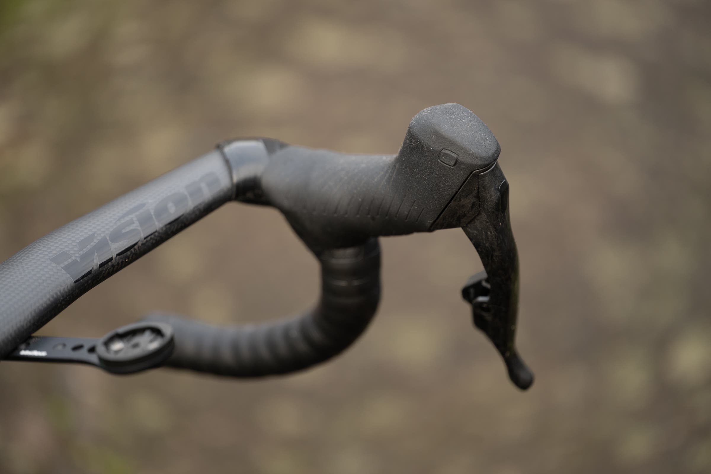 SRAM RED AXS bonus button