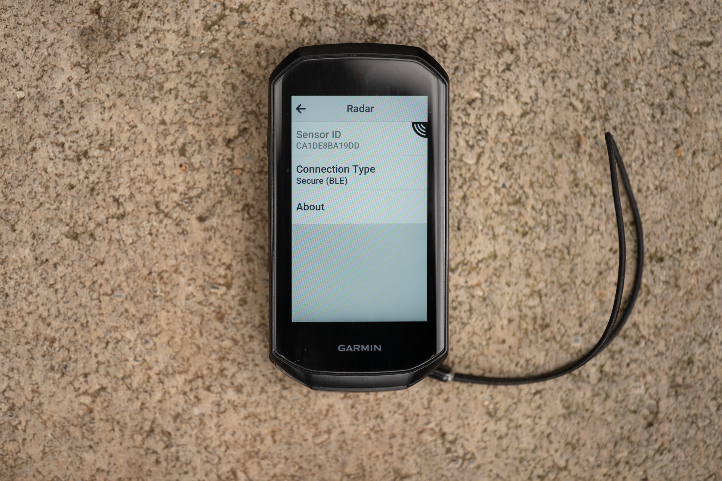 Garmin Edge 1050 connected to a RearVue 820 radar light