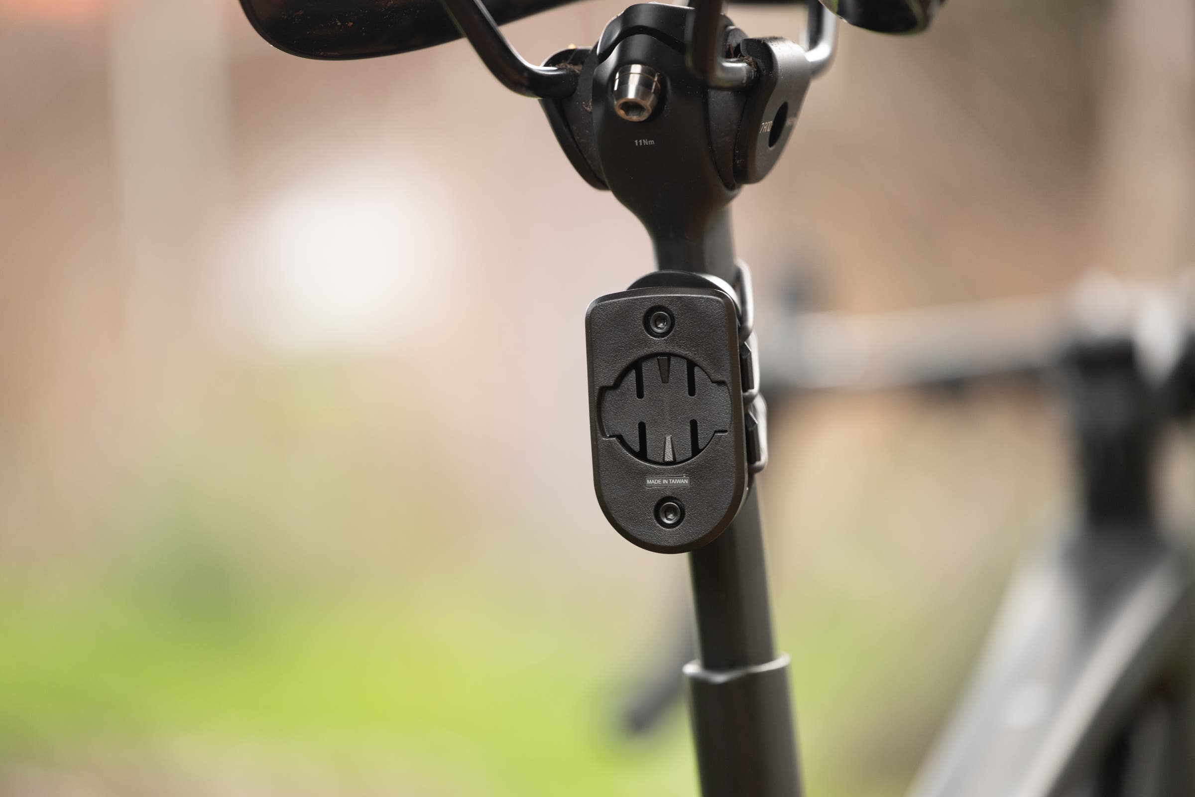 Garmin RearVue 820 mount