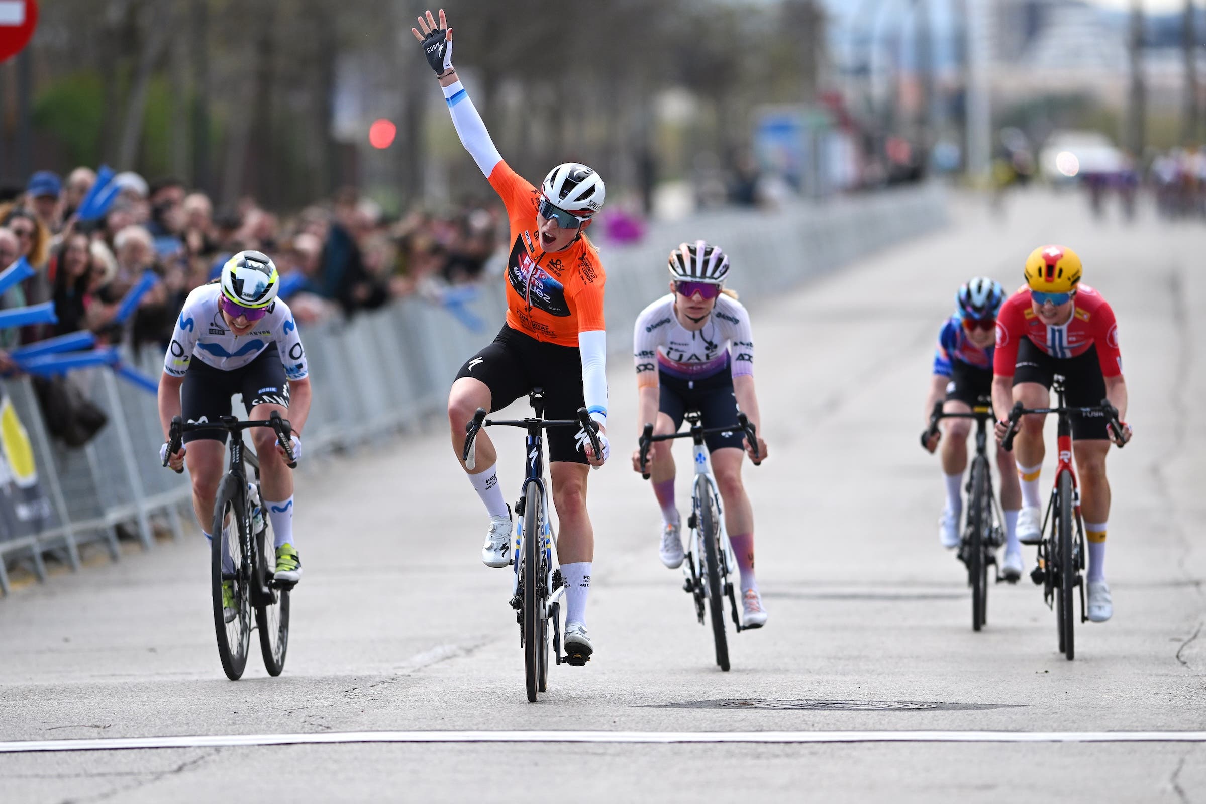 Demi Vollering (FDJ United-Suez) beats Liane Lippert (Team Movistar), Maeva Squiban (UAE Team ADQ) plus two other rivals on the final stage of the Setmana Ciclista - Volta Femenina de la Comunitat Valenciana 2026 (Photo: Szymon Gruchalski/Getty Images)