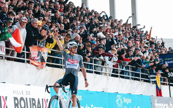Parigi-Roubaix di Van der Poel