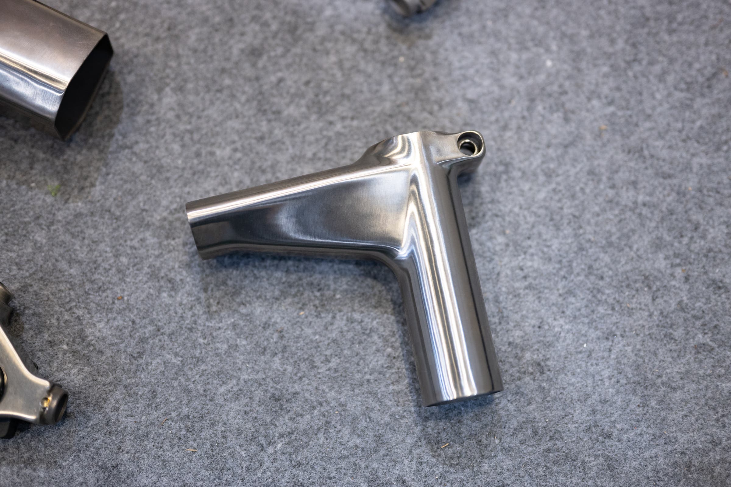 T&K Titanium Auron