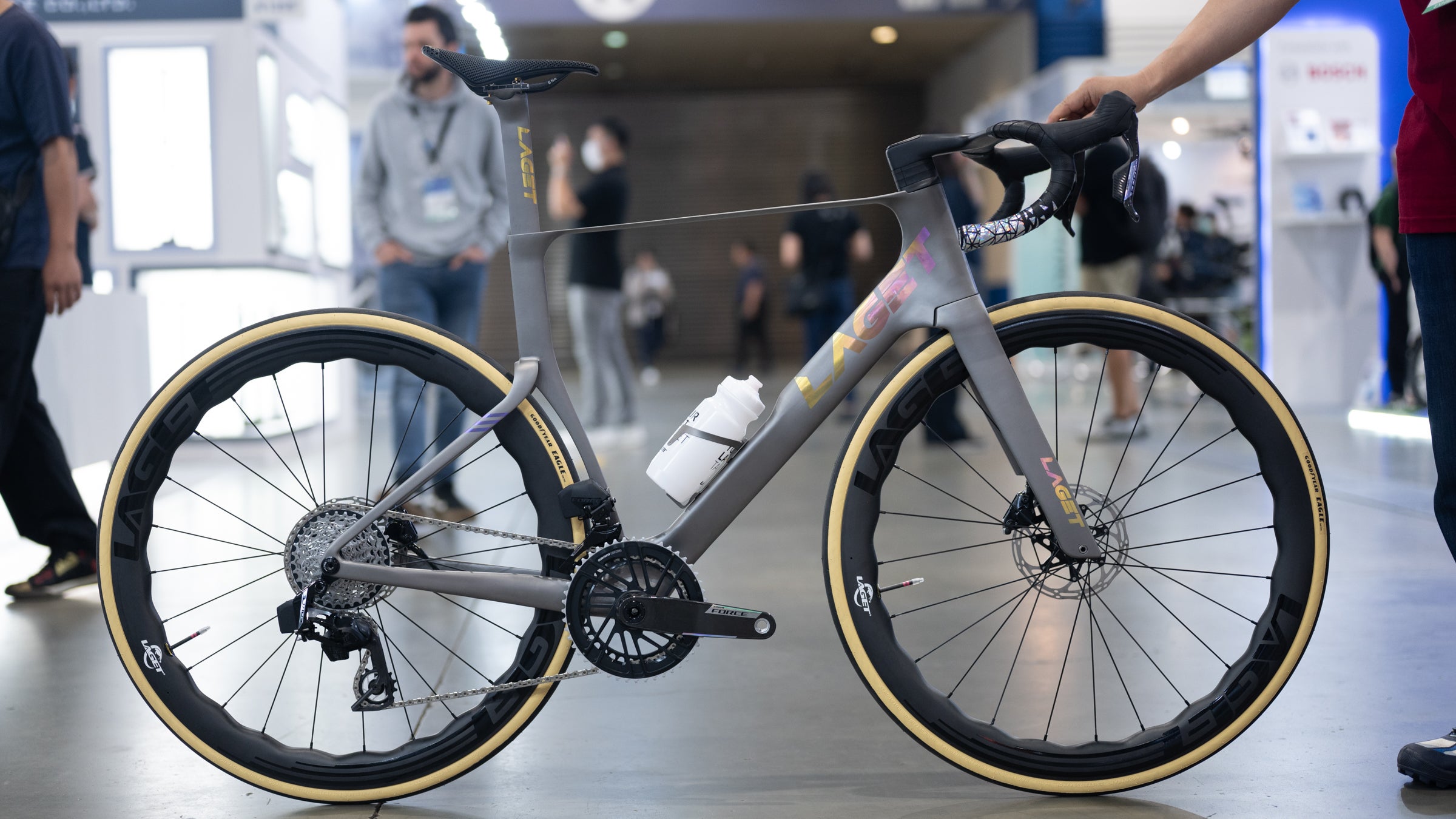 This 3D-Printed Titanium Aero Bike Has a 7mm Top Tube