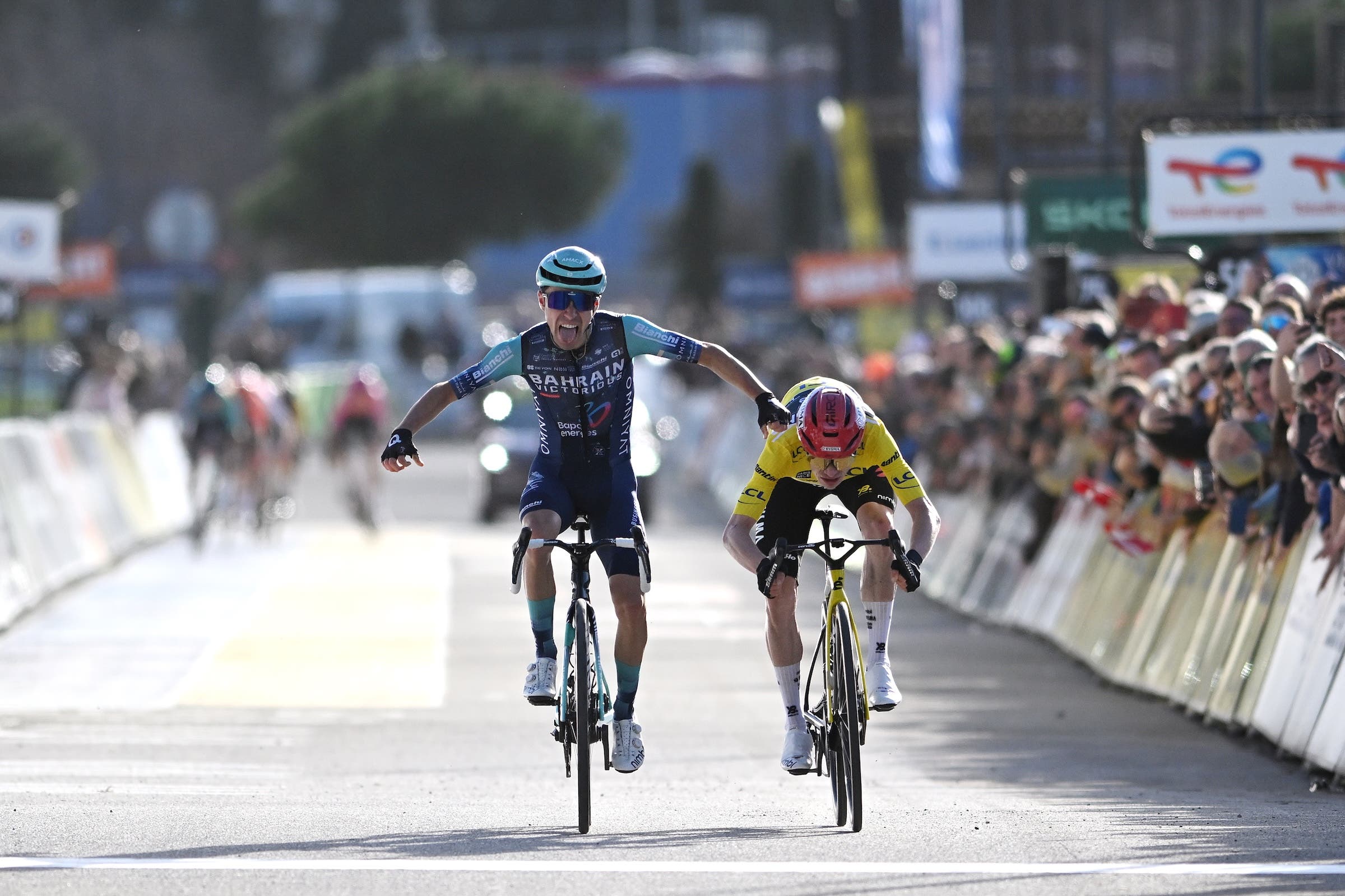 Lenny Martinez (Team Bahrain - Victorious) beats Jonas Vingegaard (Visma-Lease a Bike) to win the final stage of Paris-Nice (Photo: Szymon Gruchalski/Getty Images)