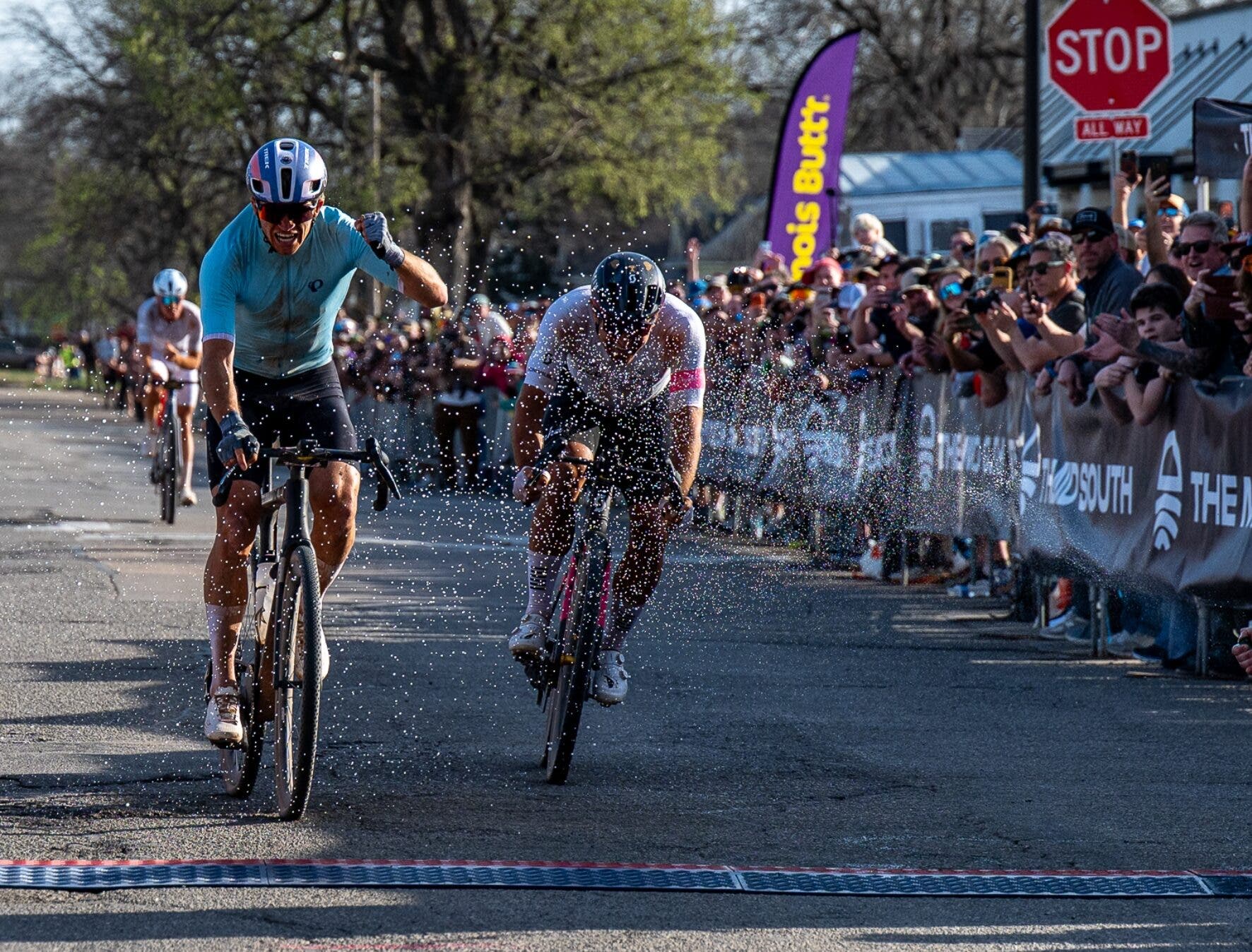 The sprint finish at the ends of the men's race at Mid South Gravel.