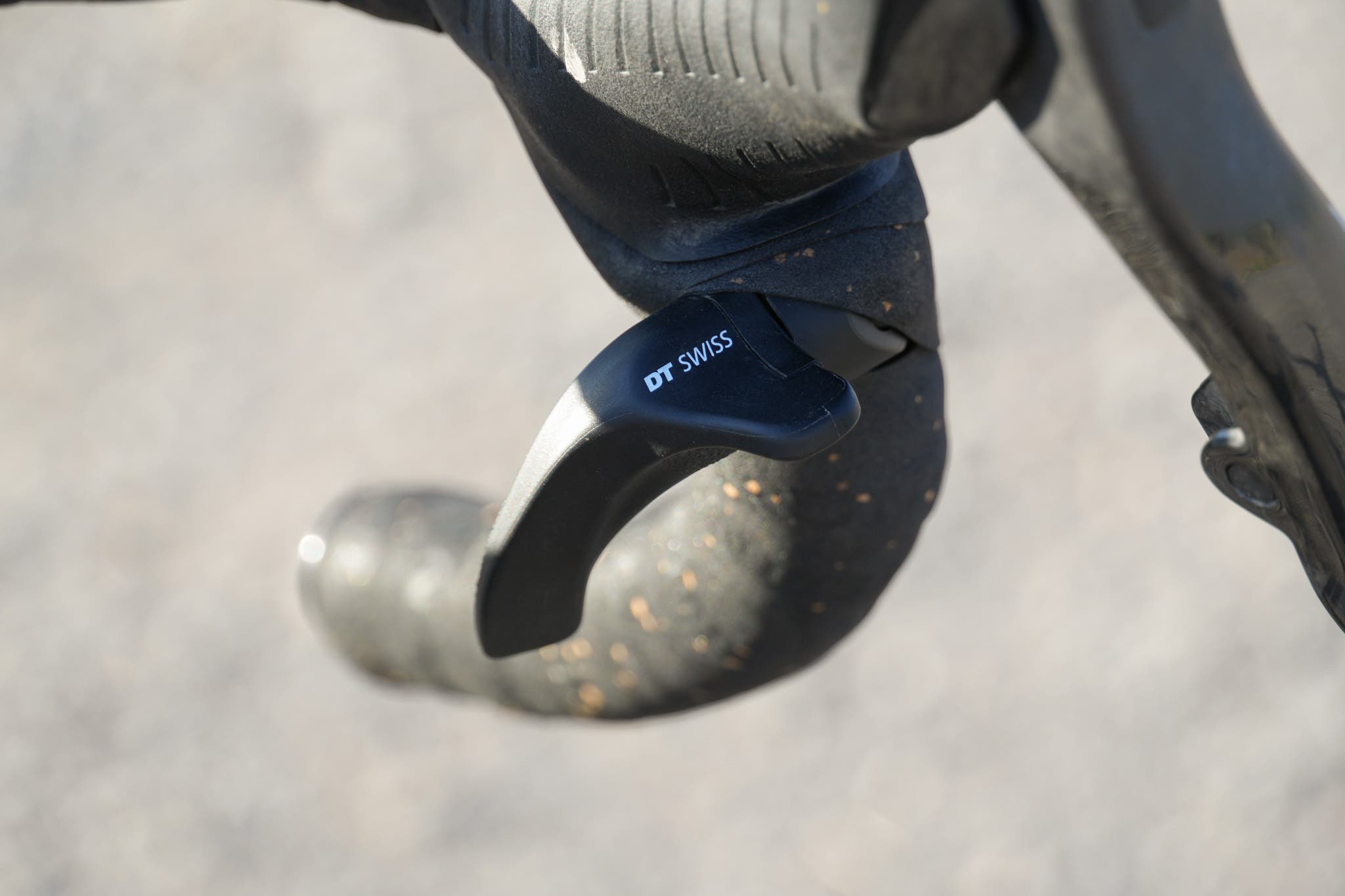 Remote lever for the DT Swiss gravel suspension lockout