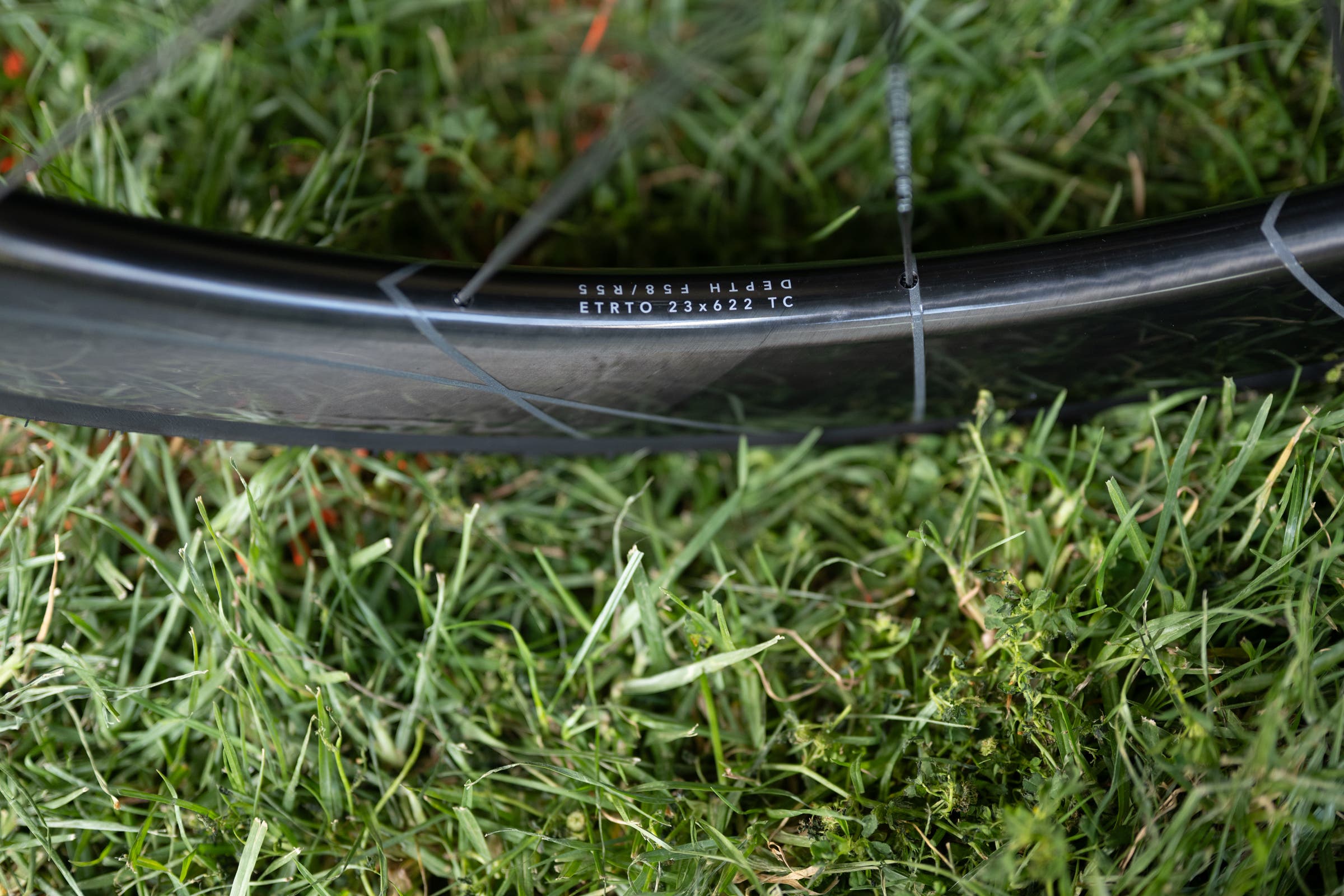 Hunt 5AM Limitless Ti_UD Carbon Spoke Wheelset