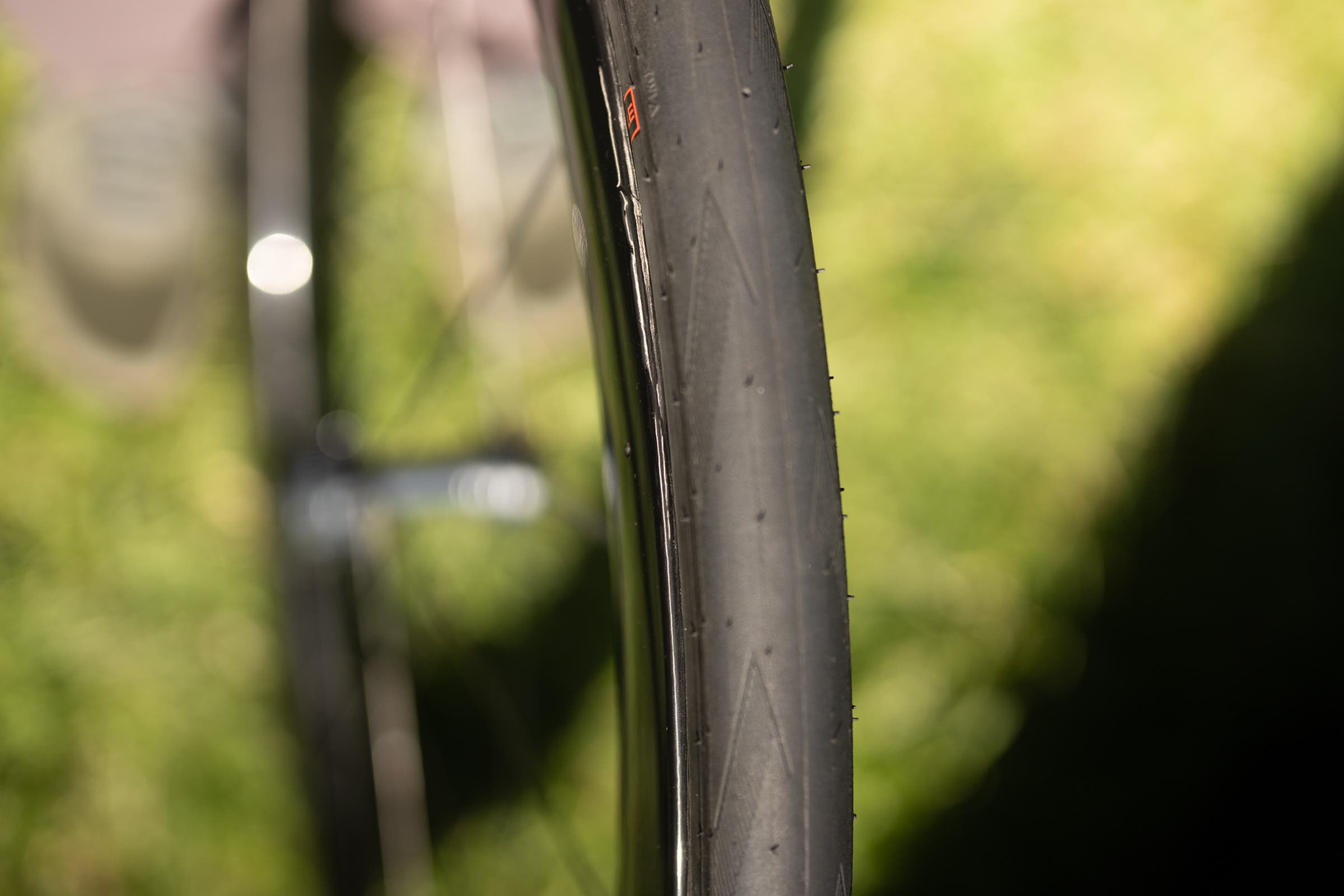 Hunt 5AM Limitless Ti_UD Carbon Spoke Wheelset