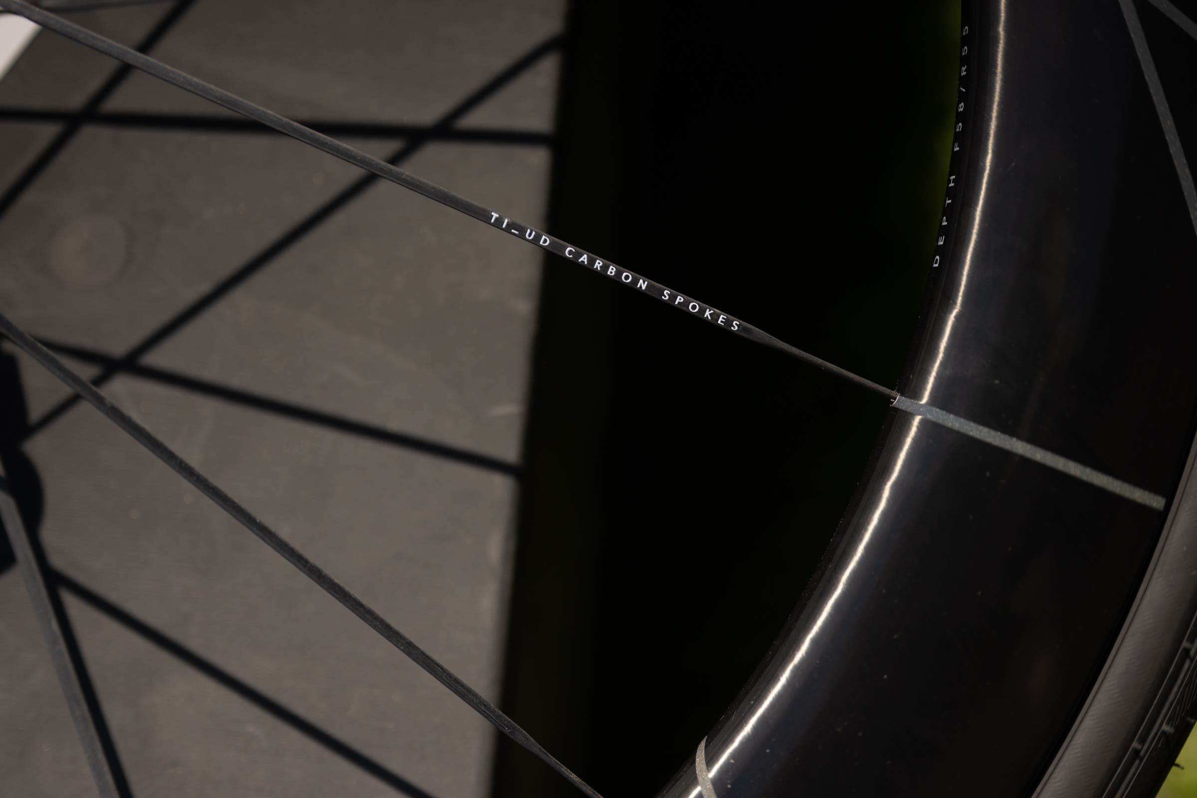 Hunt 5AM Limitless Ti_UD Carbon Spoke Wheelset
