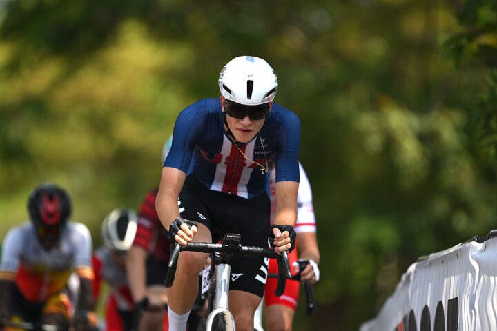 KIGALI, RWANDA - SEPTEMBER 26: Enzo Hincapie and Team The United States competes during the 98th UCI Cycling World Championships Kigali 2025, Men Junior Road Race a 119.3km race from Kigali to Kigali on September 26, 2025 in Kigali, Rwanda. (Photo by )