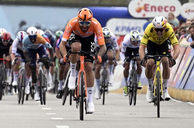 Van Aert Denied at the Line by Ganna in Full-Gas Flanders Tuneup