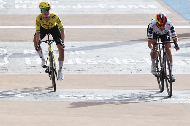 Koch Overpowers Vos and Ferrand-Prévot to Win Paris-Roubaix