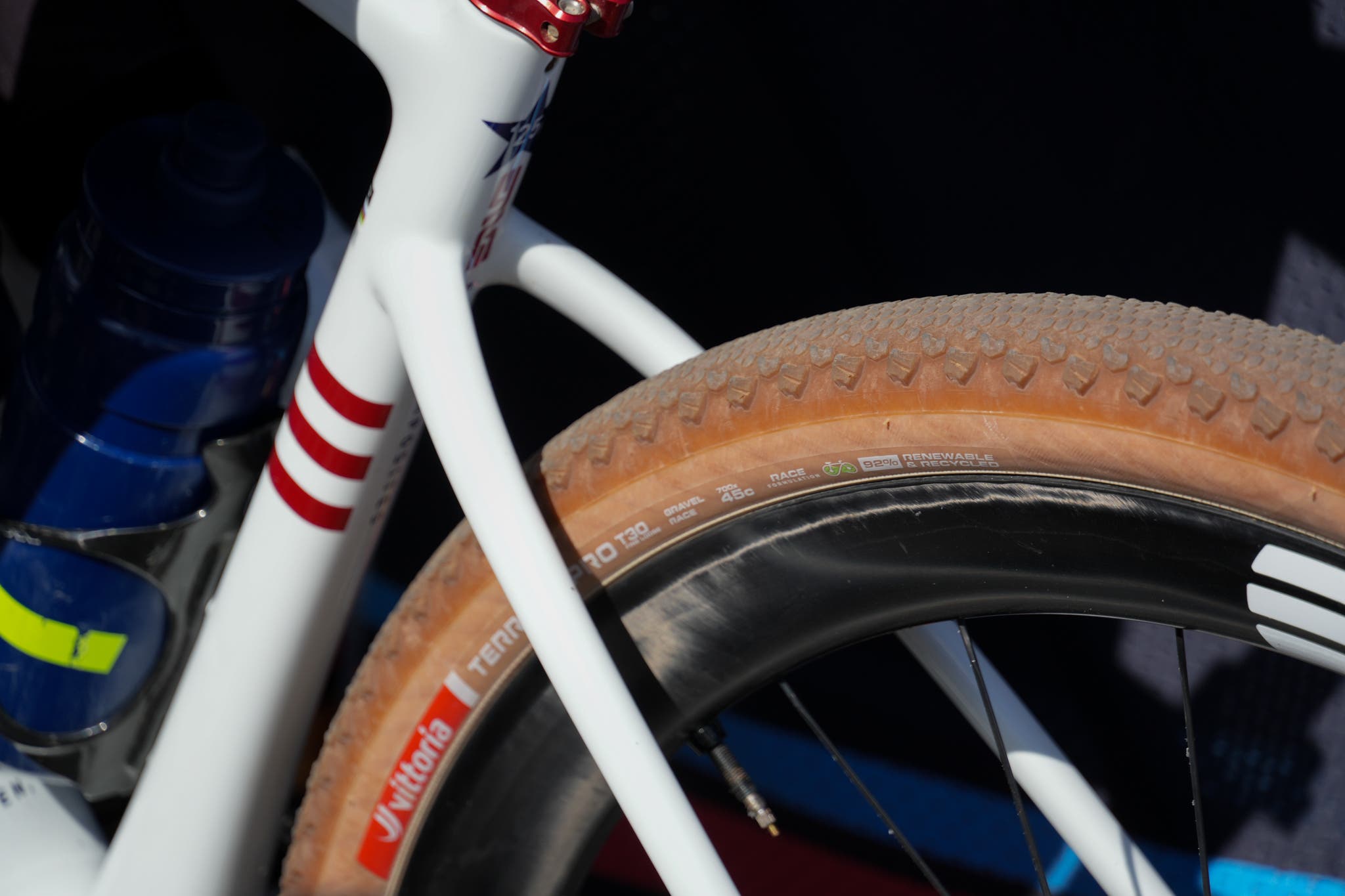 Lauren Stephens Vittoria tire Sea Otter Gravel 2026