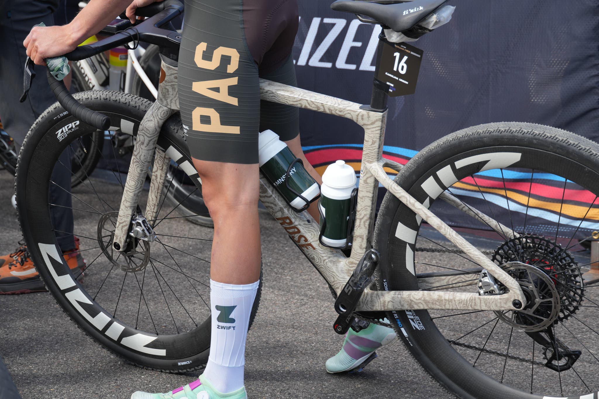 Rose gravel bike Sea Otter 2026