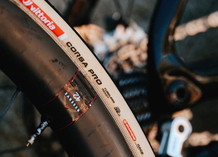 UCI bans tire pressure system