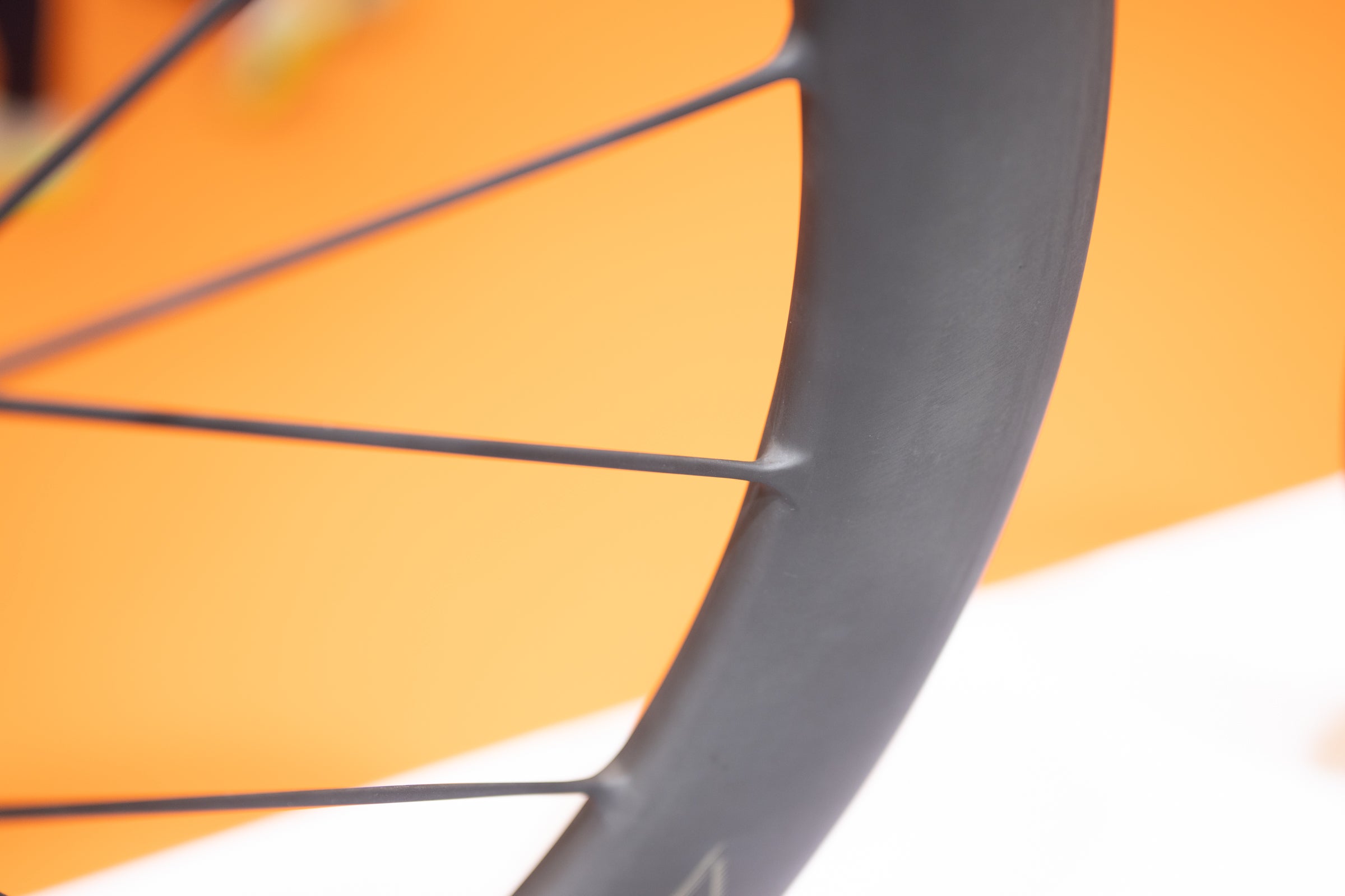 Elite Wheels Unveils $2,000 One-Piece Carbon Wheels